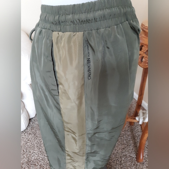 Calvin Klein Performance Joggers M EUC - Picture 4 of 11